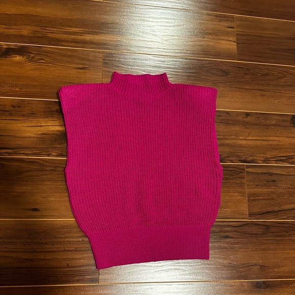 ARITZIA😍 Babaton Hazlitt Sweater Vest - Picture 1 of 2